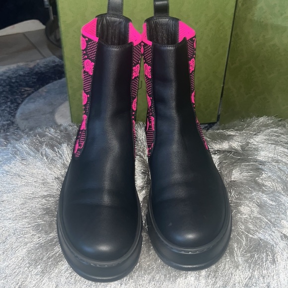 Gucci Booties Only Worn Once - Picture 5 of 6